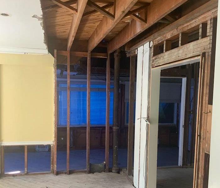 Room with exposed framework and subfloor 